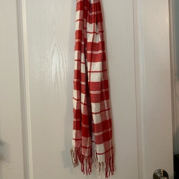 NWT Lands End Oblong plaid checked Scarf with tassels red and white - Picture 4 of 9